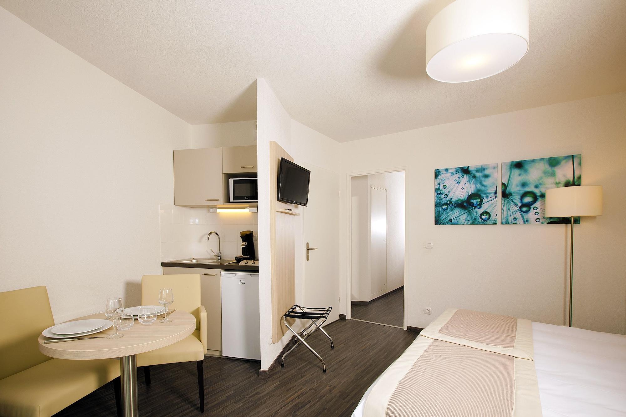 Residhome Neuilly Bords De Marne ภายนอก รูปภาพ