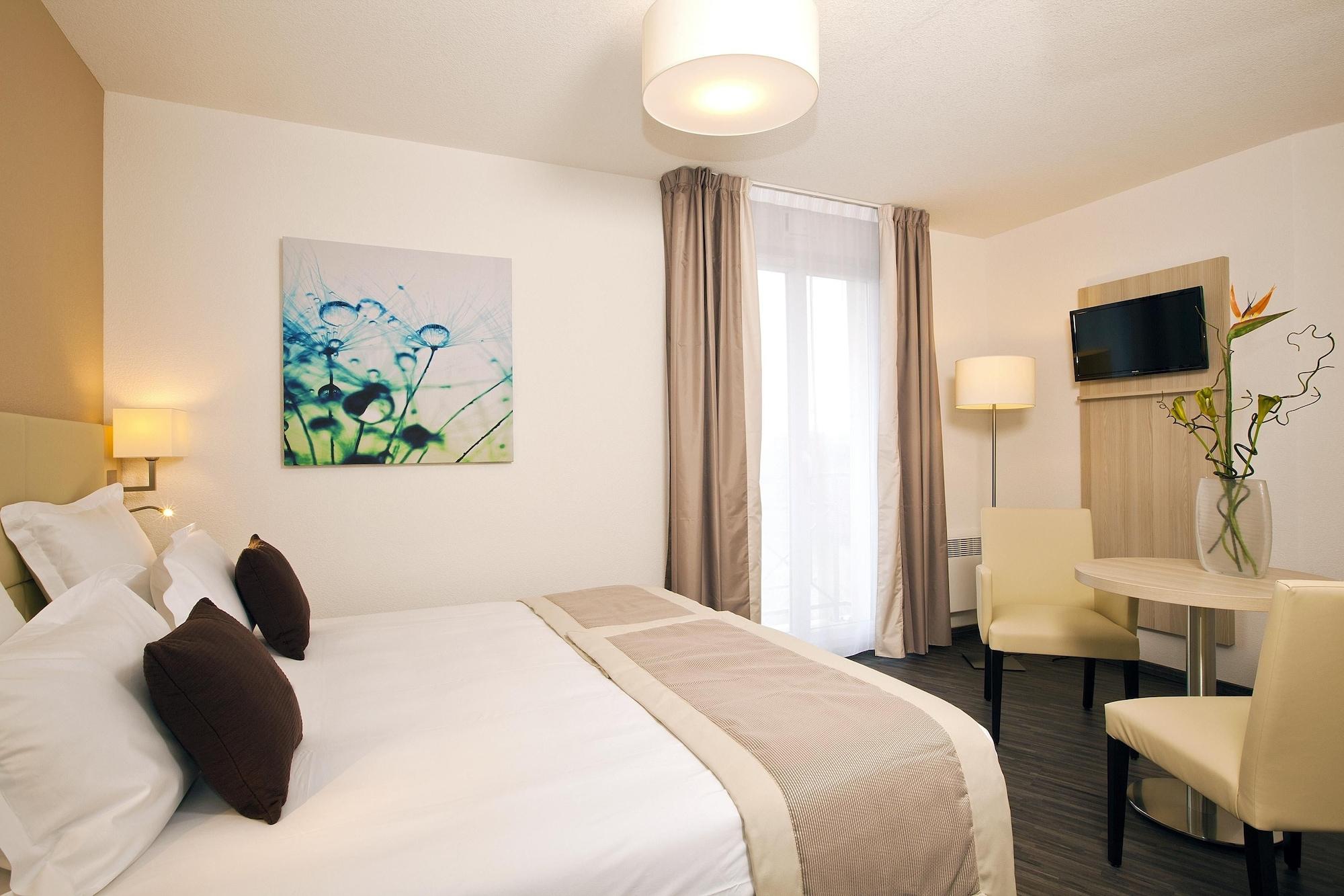 Residhome Neuilly Bords De Marne ภายนอก รูปภาพ