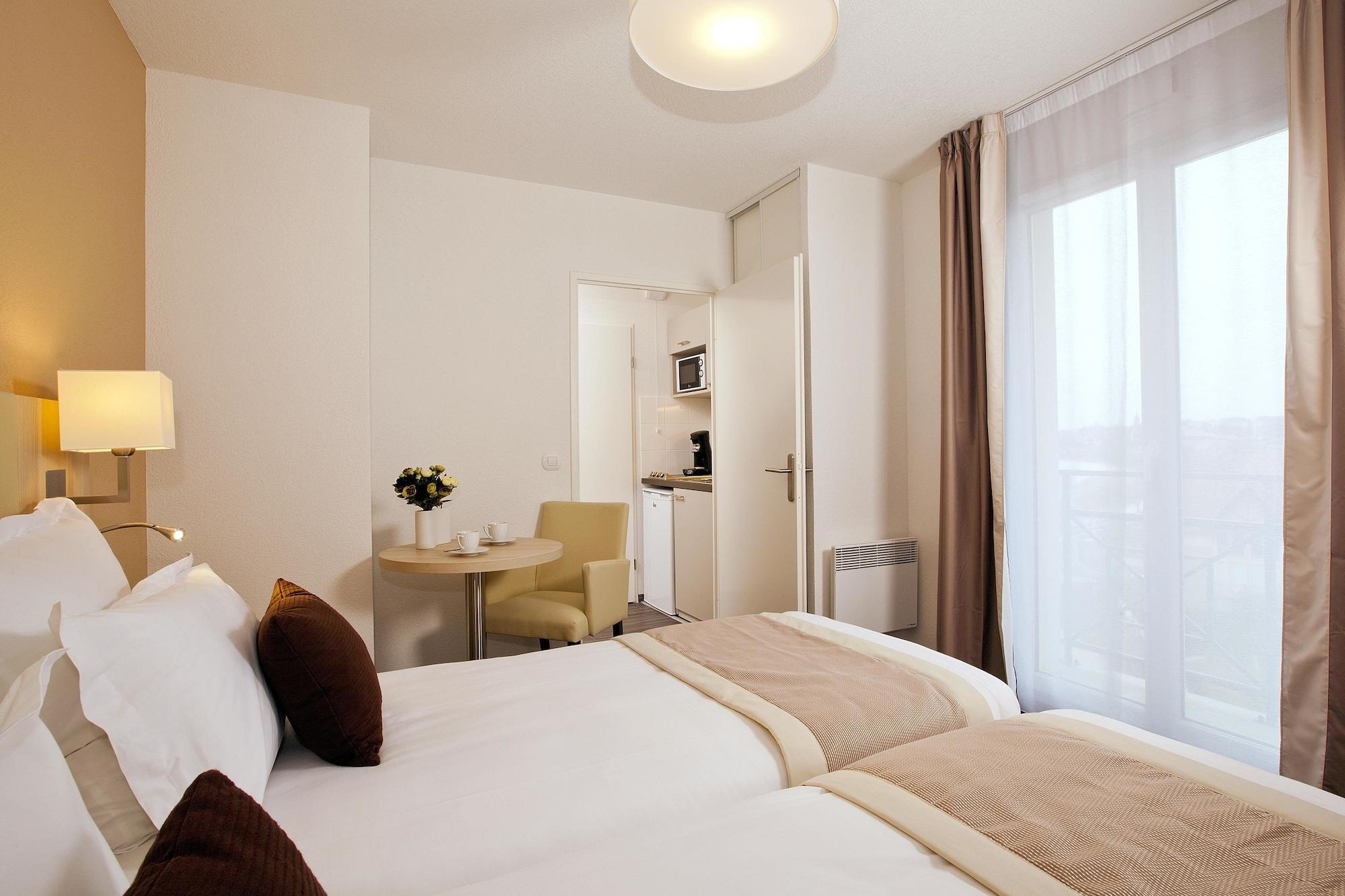 Residhome Neuilly Bords De Marne ภายนอก รูปภาพ