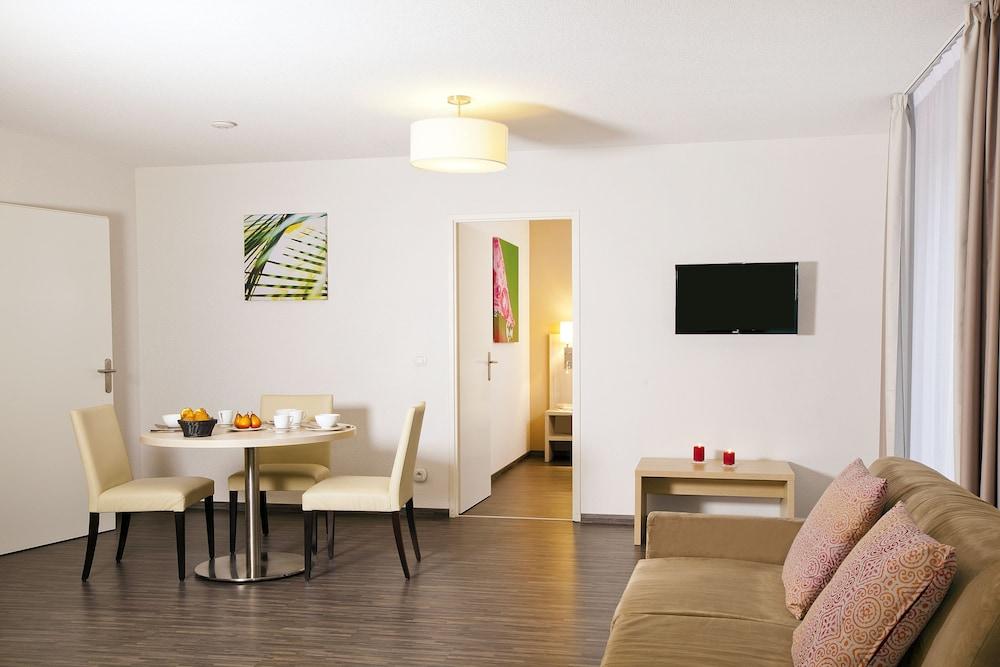 Residhome Neuilly Bords De Marne ภายนอก รูปภาพ