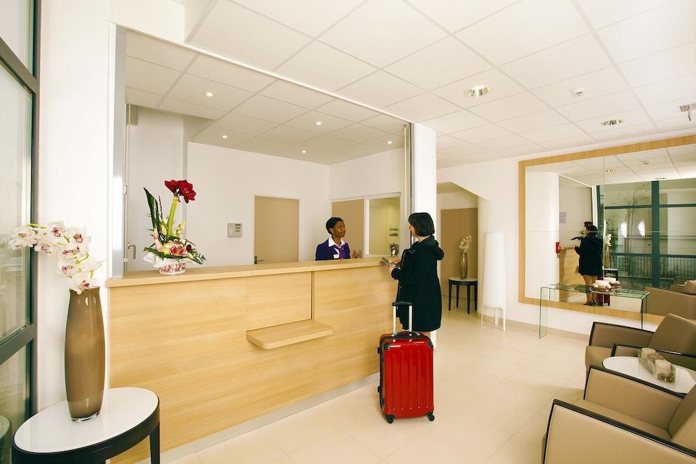 Residhome Neuilly Bords De Marne ภายนอก รูปภาพ