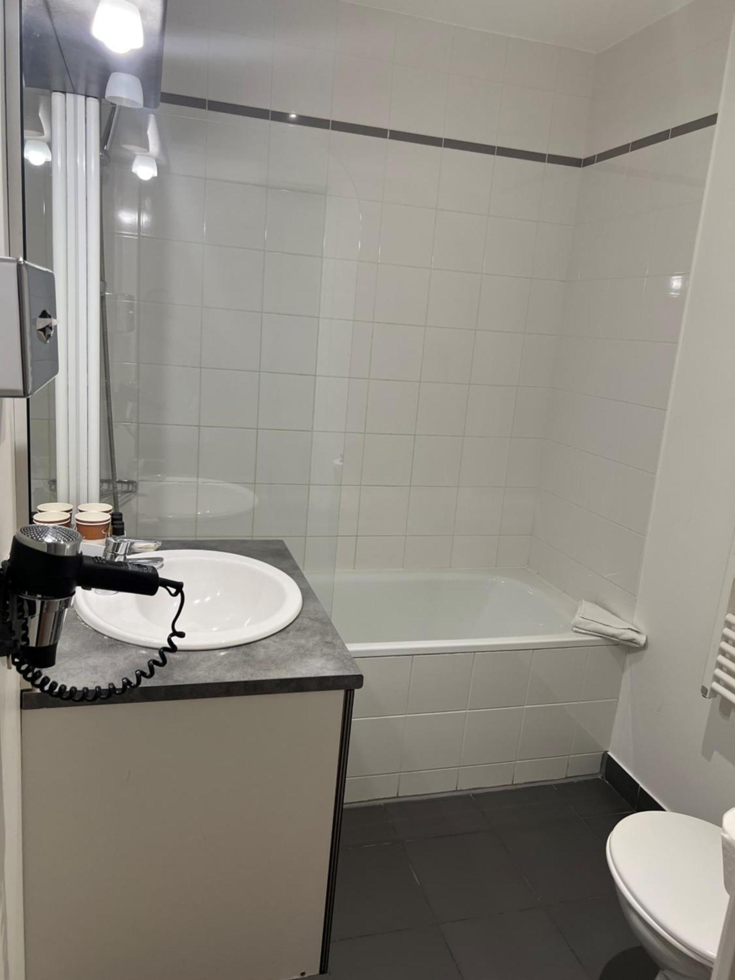 Residhome Neuilly Bords De Marne ภายนอก รูปภาพ
