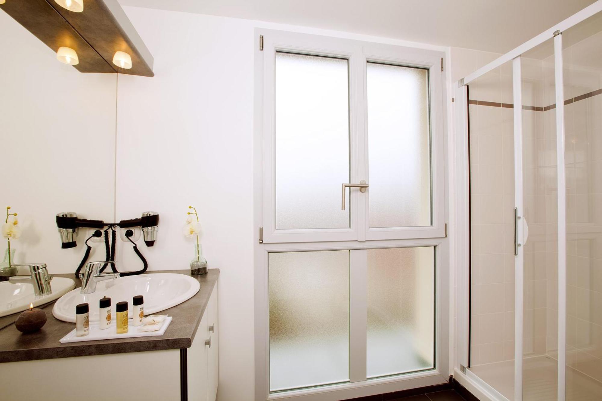 Residhome Neuilly Bords De Marne ภายนอก รูปภาพ
