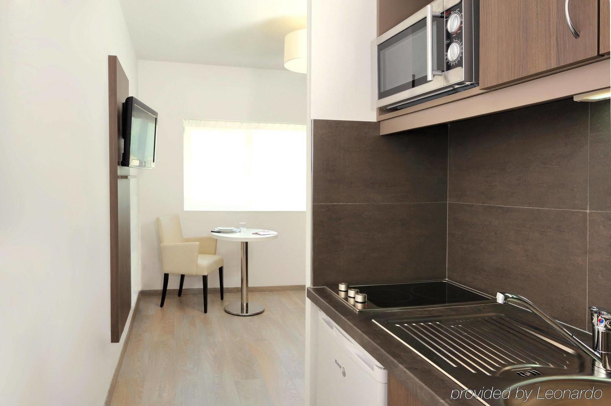 Residhome Neuilly Bords De Marne ภายนอก รูปภาพ